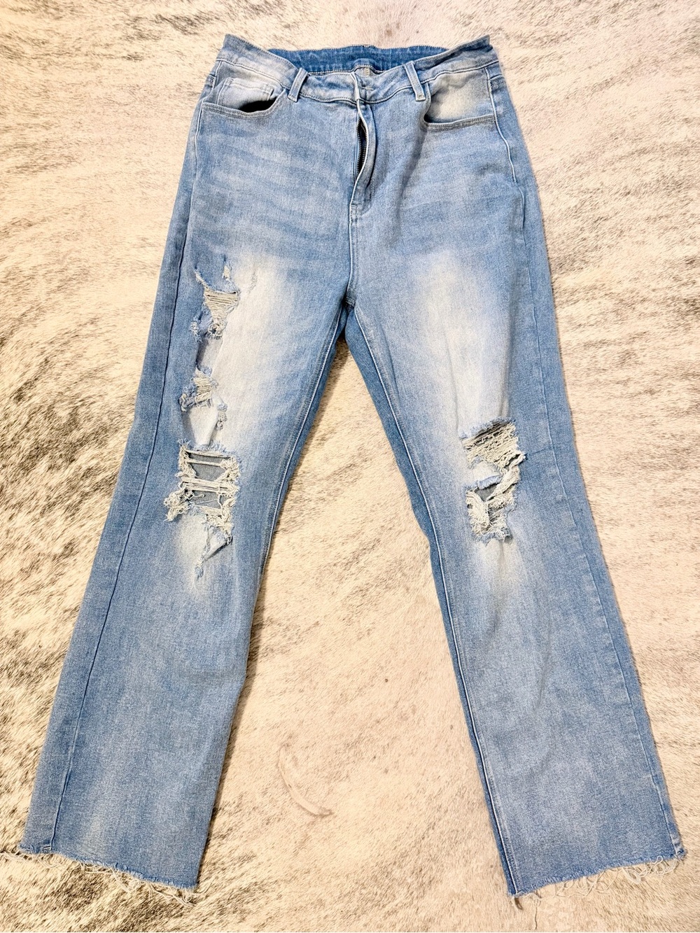 Women’s Distressed Straight Leg Jeans in Blue